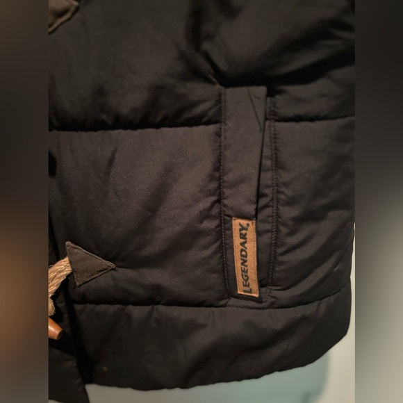 Legendary Whitetail women’s black vest NWOT size medium - Picture 4 of 5